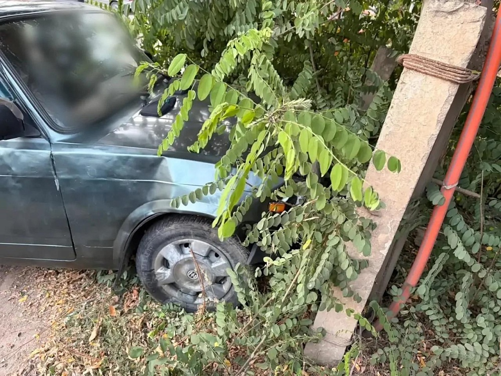 Водитель погиб, врезавшись в опору ЛЭП на правобережье Астрахани