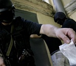  В Астрахани за контрабанду героина будут судить наркополицейского 