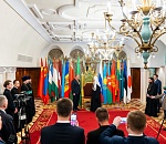 Патриарх Московский и всея Руси Кирилл наградил астраханского губернатора орденом 