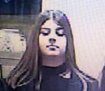 Астраханская полиция разыскивает девушку, подозреваемую в краже денег из банкомата