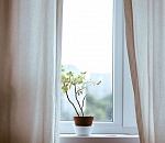 Астраханские врачи спасли жизнь подростку, который после ссоры с девушкой выпал из окна