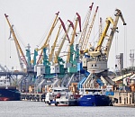 Развитию астраханских портов мешают проволочки на таможне