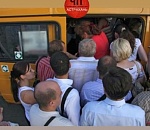 Чудовищная толпа желающих на маршрутку попала в объектив камеры астраханцев