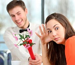 Роспотребнадзор рассказал, как астраханским мужчинам не оплошать в выборе подарков для девушек