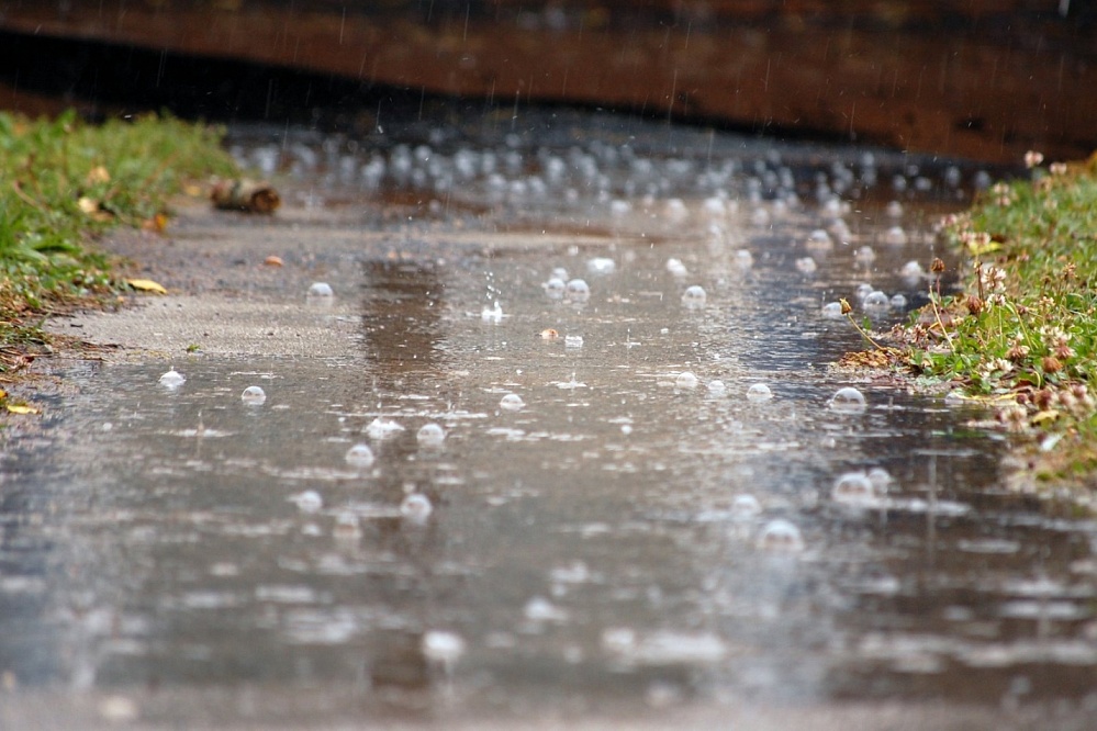 Дожди, грозы, заморозки: погода неудачно пошутит с астраханцами в апреле