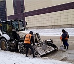 В Астрахани продолжают ликвидировать последствия снегопада