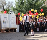 Для 11 тысяч астраханцев впервые в жизни прозвенел школьный звонок