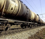 В Астраханской области сошла с рельс цистерна грузового поезда