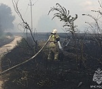 В Астрахани на улице Магистральной горит 20 соток камыша