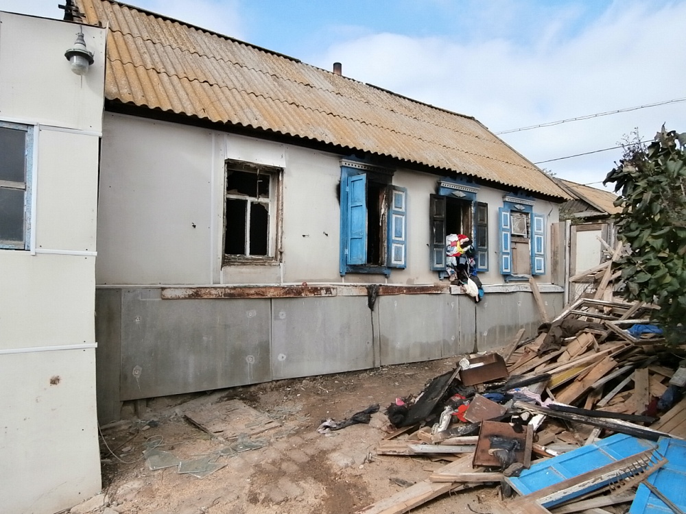 По факту гибели двоих детей на пожаре под Астраханью проводится проверка