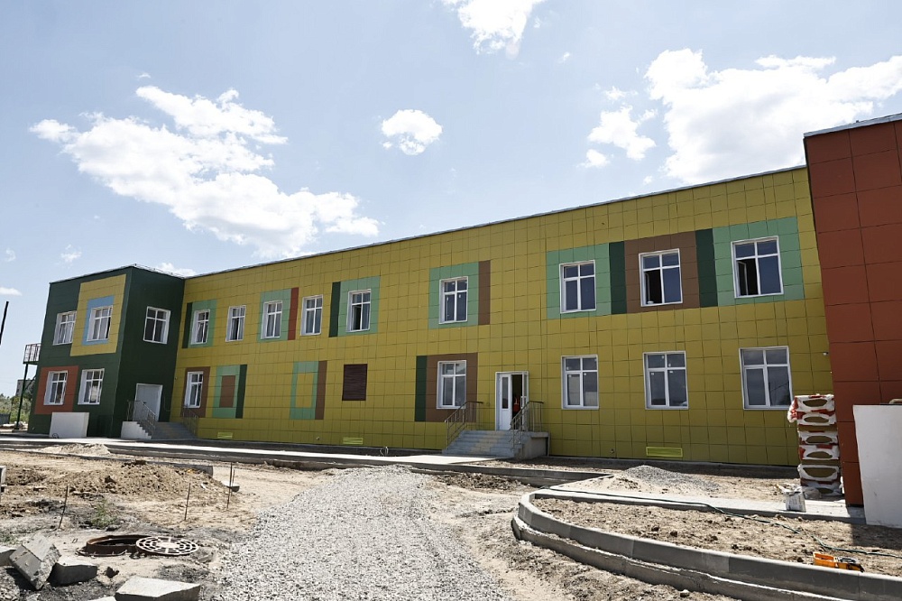 В Астраханской области после сорванных сроков достраивают школу на 220 мест