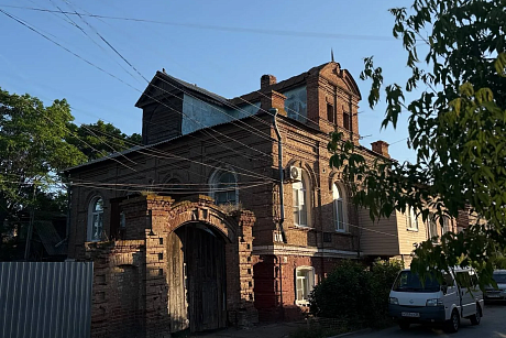 В большой семье. Каменный почерк Каспийской столицы: разгадываем архитектурный код астраханских слобод
