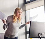 Центр соцподдержки уволил беременную астраханку