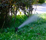 В Астрахани продувают поливочные водопроводы