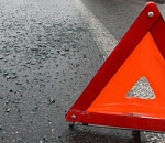 В Астраханской области иномарка с молодежью в салоне врезалась в стоящий грузовик