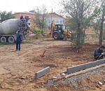 В Астрахани полным ходом благоустраивают сквер Коновалова