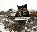 Астраханские полицейские вытащили водителя из перевернувшегося автомобиля