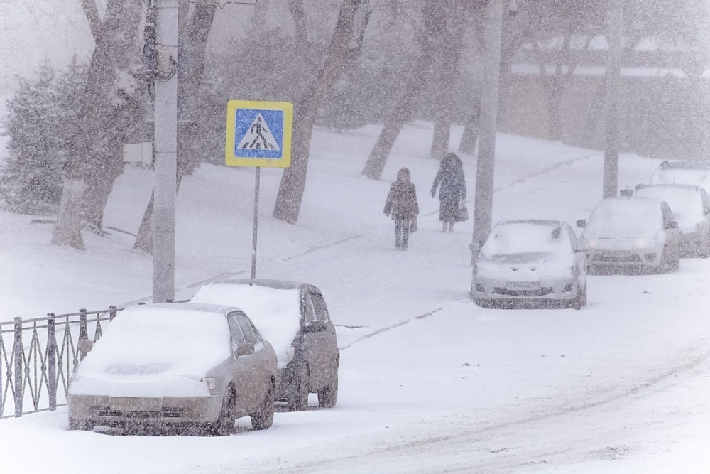 На Астрахань идут снегопады 