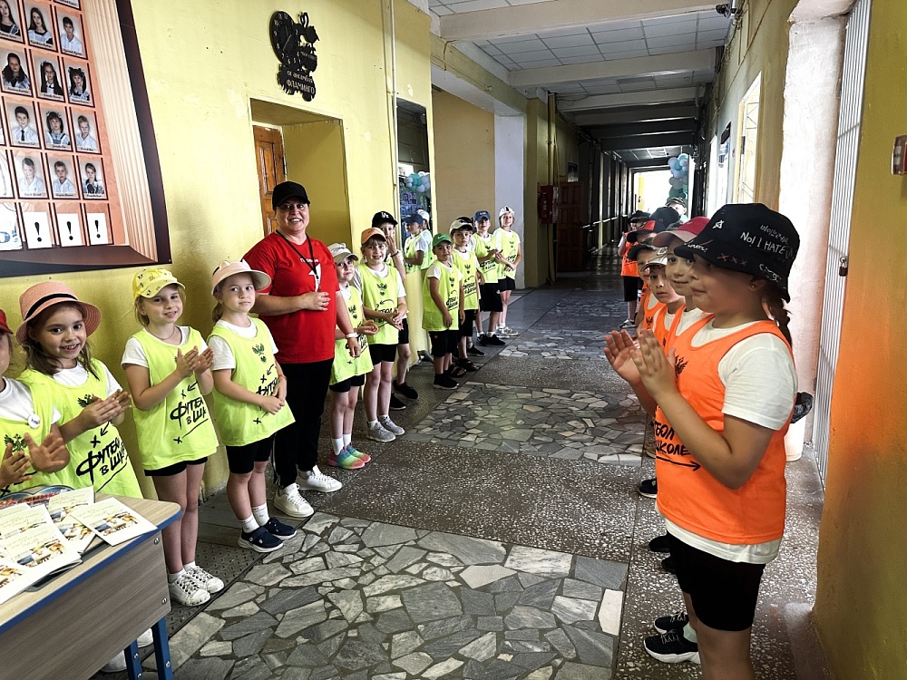 Леонид Огуль: «В Астрахани "Единая Россия" проверила организацию летнего отдыха в пришкольных лагерях»