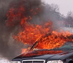 Сегодня ночью в Астрахани подожгли автомобиль