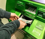 Астраханский врач перевела мошенникам 4,5 млн рублей