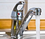 На двух улицах Астрахани отключат горячую воду