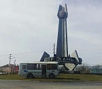 В Астрахани на газоне «вырос» автобус  