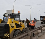 В Астрахани чистят Новый мост