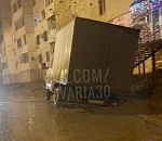 В Астрахани грузовик провалился под землю