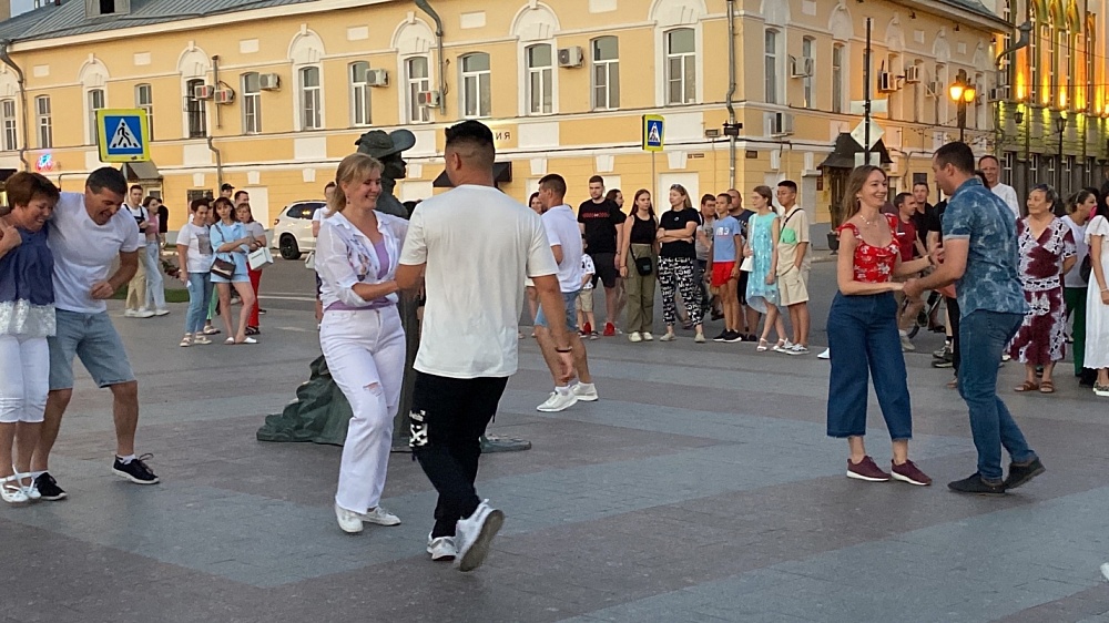 В субботу на астраханской набережной будут танцы