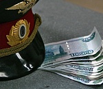 Двух экс-полицейских осудили к 7 годам колонии и крупному штрафу за вымогательство взятки 