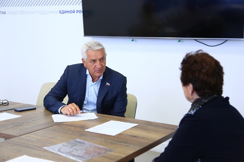 Чужой беды не бывает: Леонид Огуль провел личный прием граждан