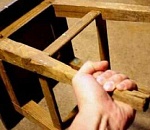 Астраханец руками, ногами и табуреткой избил собутыльника до смерти 