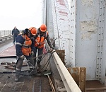 Завтра на Старом мосту в Астрахани вновь введут реверсивное движение