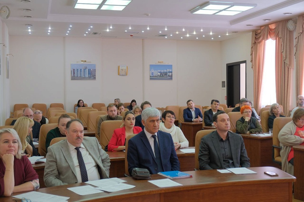 Новому составу Общественной палаты Астрахани выбрали руководителя