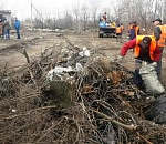 В Астрахани коммунальщики с трудом разгребают две крупные свалки