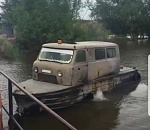 В Астраханской области на фото попало очень необычное плавсредство