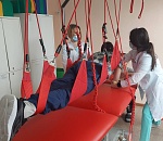 Получивший выстрел в голову астраханский подросток заново учится жить