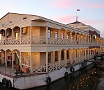 Нетрезвый администратор "Поплавка" в Астрахани упал за борт ресторана