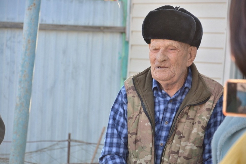 Астраханец отметил 97-летний день рождения