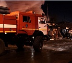 Кадры страшного пожара на Больших Исадах, где сгорели кафе и дом