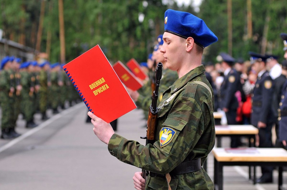 60 юношей из Астраханской области приняли военную присягу