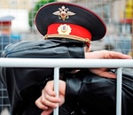 В Астрахани полицейский избил сотрудника детсада, выбивая из него показания