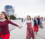 В Астрахани молодежь каждые выходные будет водить хороводы 