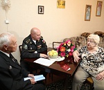 В Астрахани вручили удостоверение к Государственной награде дочери участника Великой Отечественной войны 