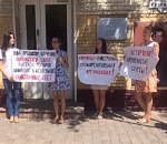 Астраханские молодогвардейцы пикетировали мормонов