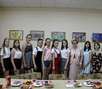 Областные депутаты поощряют успехи юных астраханцев