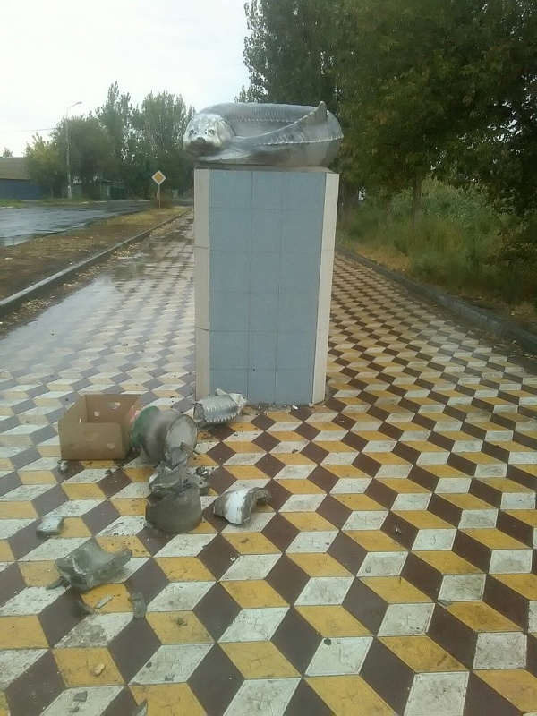 В Астрахани вандалы добрались до очередного памятника