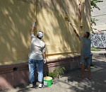 Глава Астрахани указал подчиненным на неприглядный вид фасадов многоэтажек