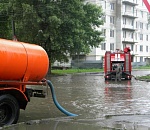 Астраханцы могут оставить заявку на откачку воды после дождя во дворе